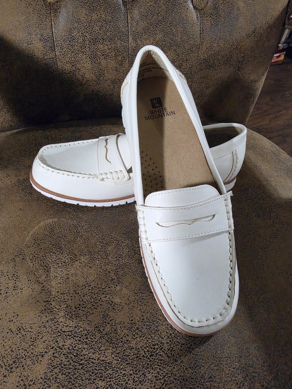 White Mountain Women's White Penny Loafers